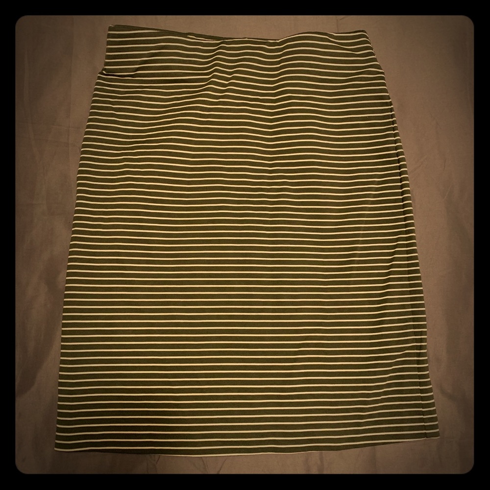 Old Navy hunter green pencil skirt